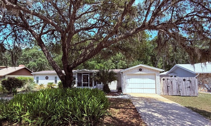 Dunnellon House | “30 Day or more rental” Private RAINBOW RIVER access!