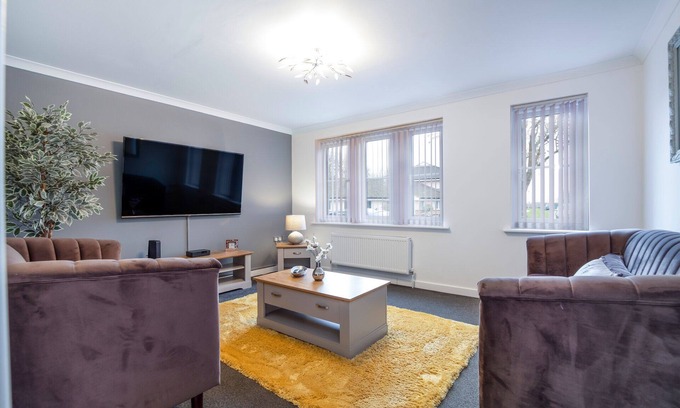 Peterborough House | š„30% OFF 28+ nights stays - Large 4 bedroom close to town w/Parkingš„