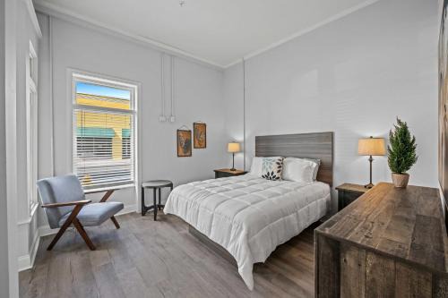 Conway House | 300 Laurel Lofts Unit 1