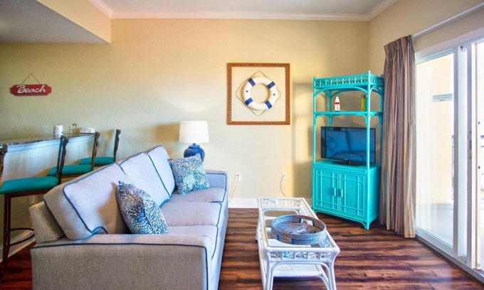 Treasure Island House | 302 - Palms of Treasure Island Resort