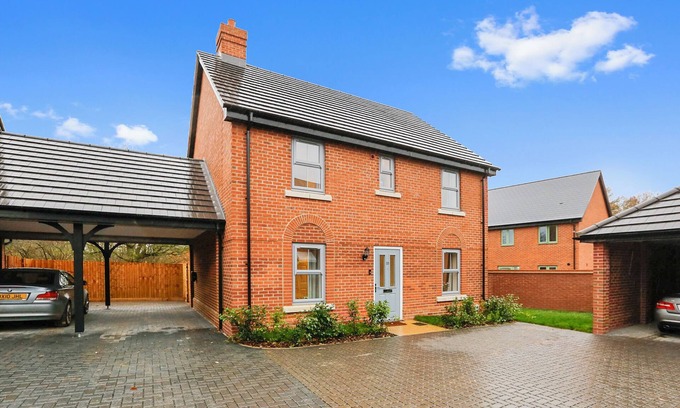 Colchester House | 33 CRANESBILL CLOSE, pet friendly, with a garden in Colchester