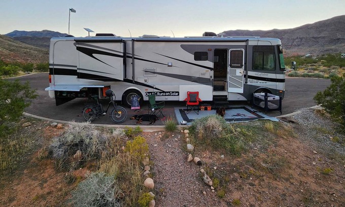 Boulder City House | 36 Foot Class A RV at Lake Mead near Vegas with Solar and Internet