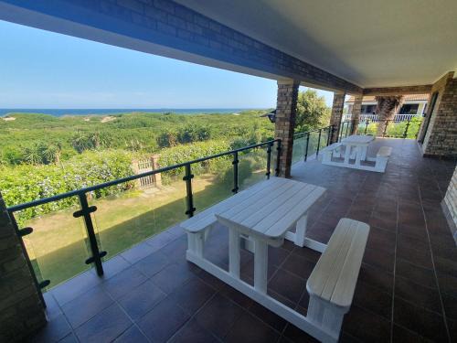 Bluewater Bay House | 36 Steps to Beach Sand