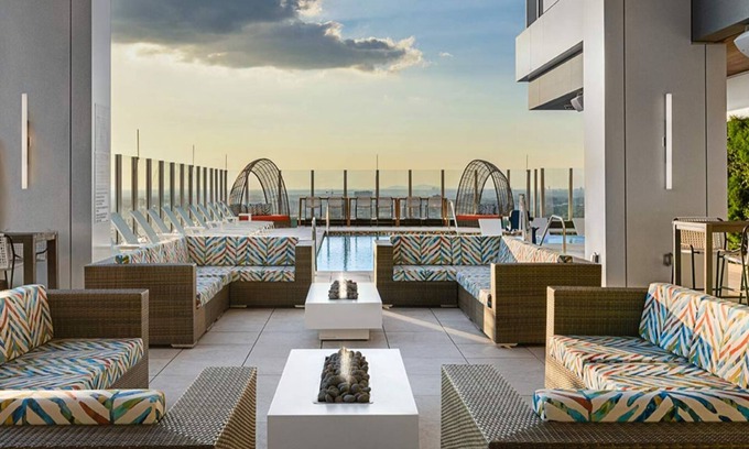 Downtown Atlanta Resort | 3b resort suite big-city living with a side of Southern charm