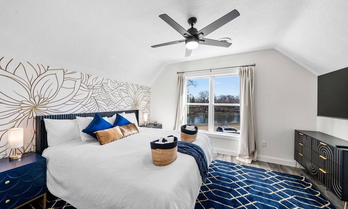 Elkhart House | 3BD/2.5 Home|5m DT Elkhart|30m Notre |River View