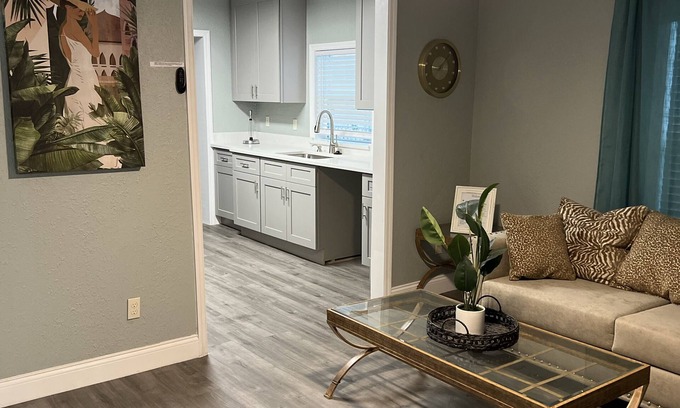 Orlando House | 3bdrm fruit tree home near downtown Orlando