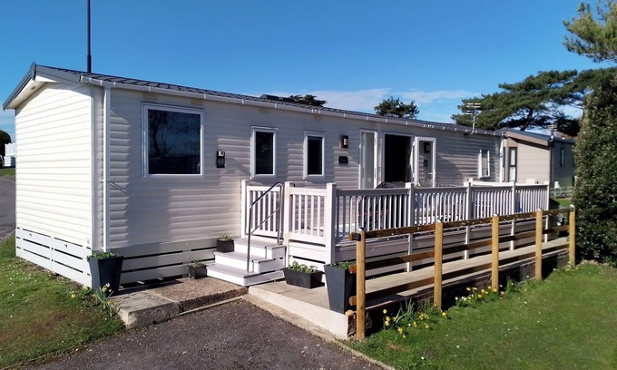 New Forest District Cabin | 3Bed,2Bath Quiet woodland cul de sac!