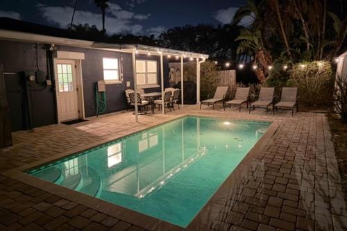 Bay Esplanade House | 3Bed2Bath Clearwater Beach Vacation Home with Heated Pool