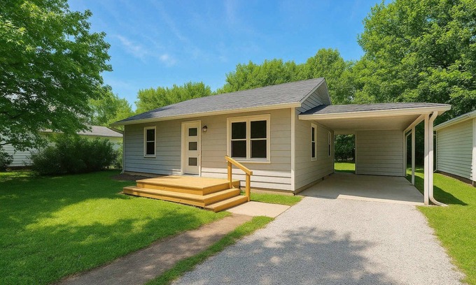St. James House | 3BR/2BA BBQ Patio Family-Friendly & Clean