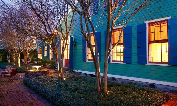 Bywater House | 3BR/2BA - Gorgeous 1838 Creole Cottage, Gorgeous Designer Renovation, Hip Local