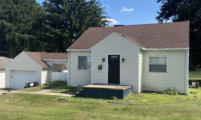 Zanesville House | 3BR/2BA North End, All Ammenities Included!