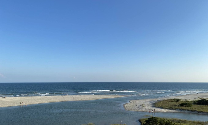 Briarcliffe Acres Condo | 3BR/2BA South Tower -It's All About the View! 2 Kings + 2 Twins + Beach Locker!