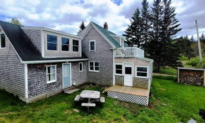 Brooklin House | 3BR 2Bath Home in Brooklin The Rockbound House 1HR to Acadia National Park
