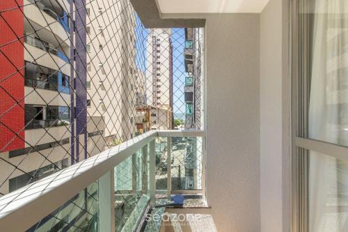 Centro Apartment | 3BR Apt w/balcony 100m from beach EVZ0601