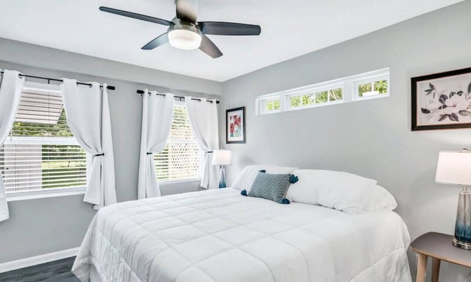 Cayce House | 3BR Cayce| Entire House | Sleeps 9