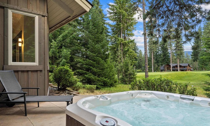 Cle Elum House | 3BR | Fairway View, Hot Tub, Firepit, Xbox, BBQ