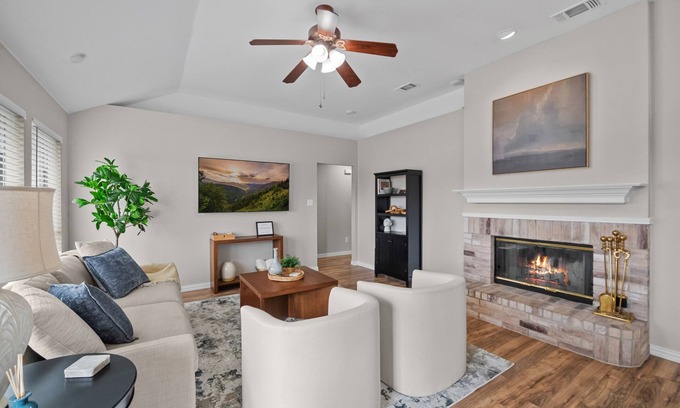 South Arlington House | 3BR in DFW | Epic Central | TX Live | AT&T Stadium