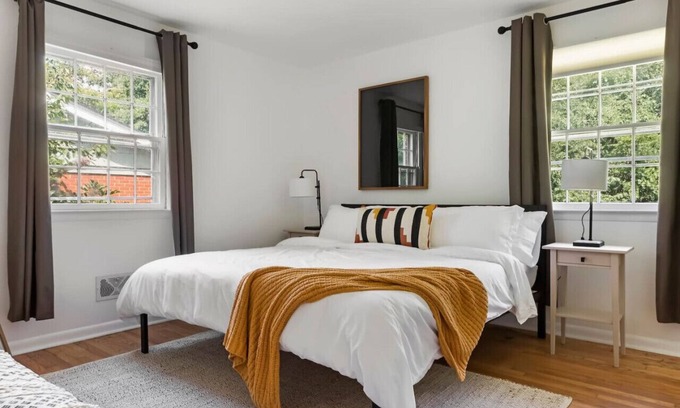 East Raleigh House | 3BR Retreat | Fenced Yard & Pet Friendly