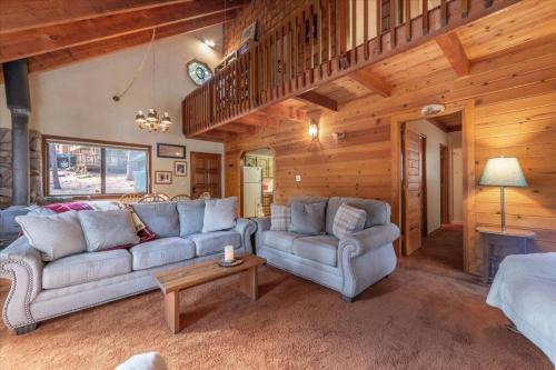Truckee House | 3BR Tahoe Donner Cabin with HOA Perks like Pools Hot-Tub Minutes to Trails Lake Golf