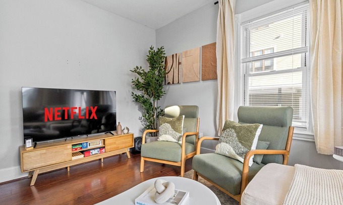 Winter Hill Apartment | 3BR2BATH Lux Home in Somerville