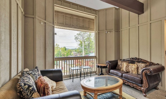 Nashville Condo | 3rd Floor Back Side Corner Penthouse Suite- 305 by Grand Wood Suites