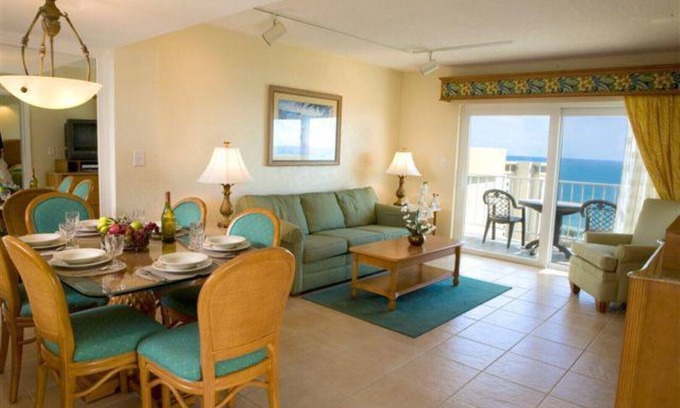 Birch Park Finger Streets Condo | "4" 1bed 1 bath condo 1 block off beach sleeps 6