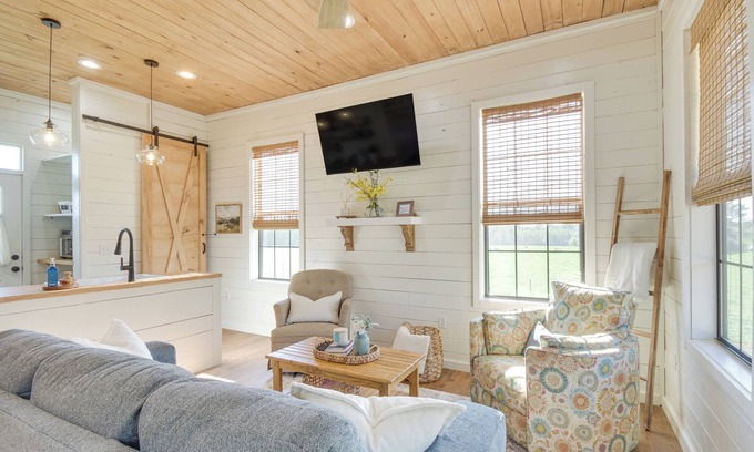 Ludlow House | 4-Acre Plot: Farmhouse-Chic Retreat in Forest!