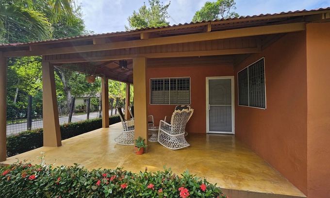 Sanchez Villa | 4 Bdrm/3 bath Villa AC/Wi-Fi/Cable/nGazebo/BBQ/up to 15 ppl