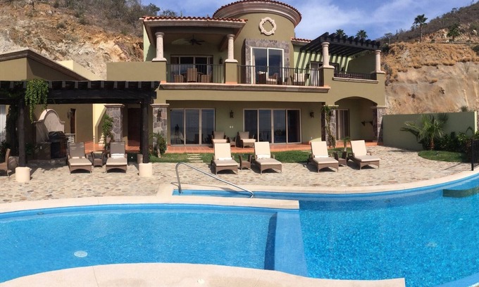 Paraiso Escondido House | 4 bdrm Villa-Gated Montecristo Estates
