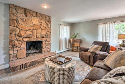 Carriage Hills House | 4 bed 2 bath home located near Rocky Mountain National Park