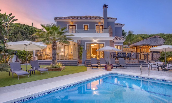 Urbanizacion Hacienda las Chapas Villa | 4 bed, 4 Ensuite, Heated Pool, A/C, Nr Beach in Marbesa, near Cabopino, Marbella