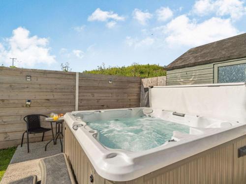 St Ishmaels House | 4 Bed in Broad Haven 88331