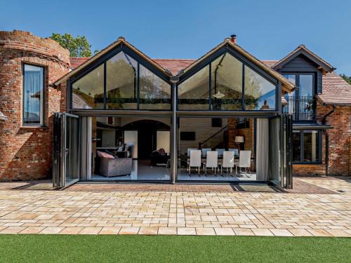 Horton House | 4 Bed in Wimborne Minster 64891