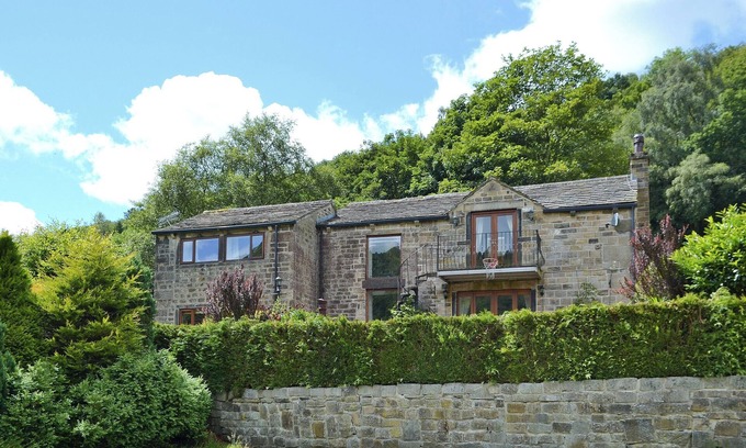 Pecket Well Cottage | 4 bedroom accommodation in Heptonstall, near Hebden Bridge