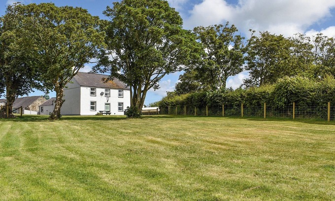 Rhosgoch Cottage | 4 bedroom accommodation in Rhosgoch