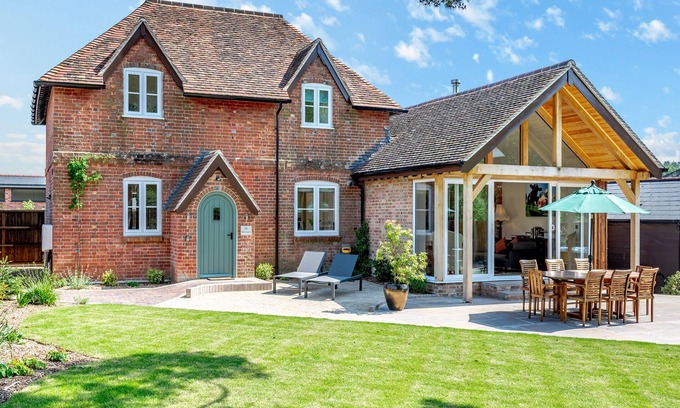 Wimborne Cottage | 4 bedroom accommodation in Wimborne
