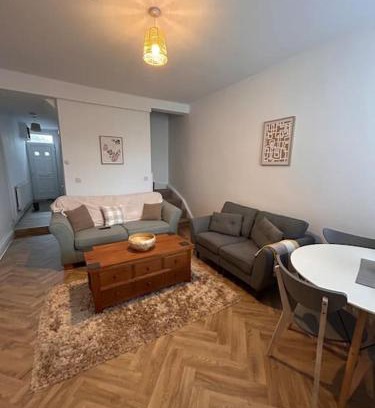 Scunthorpe House | 4 Bedroom Ashby House