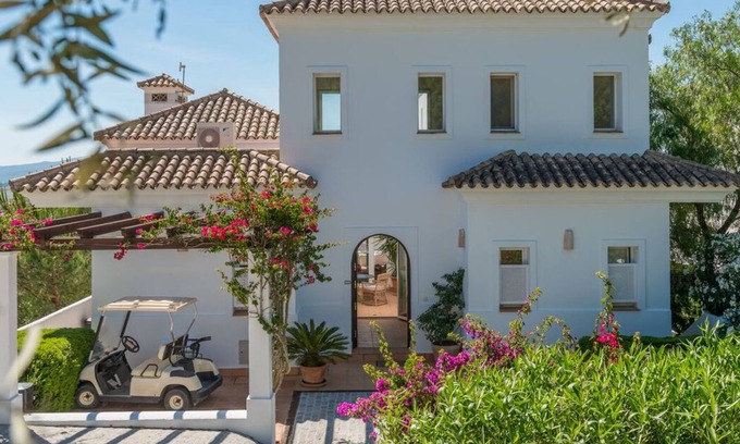 Benalup-Casas Vieja Villa | 4 Bedroom Luxury Villa with Pool adjacent to golf resort. 25 min to the beach