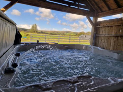 Coleraine House | 4 Bedroom Forest View House & Hot Tub Sleeps