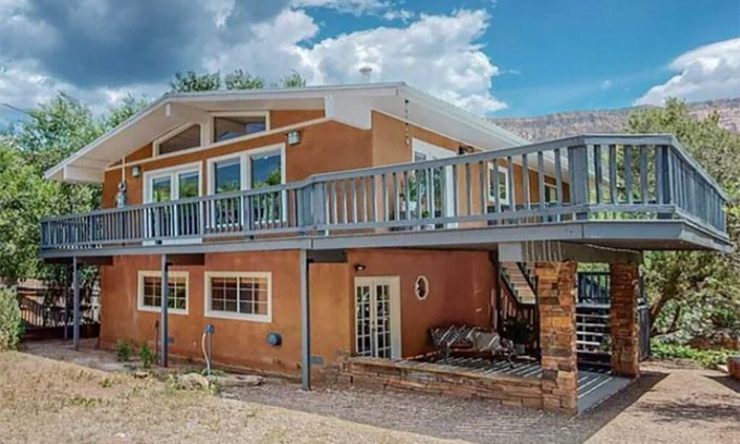 Jemez Springs House | 4-bedroom house in enchanting Jemez Springs on river
