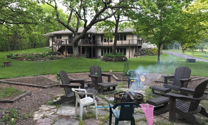 Honey Creek House | 4-bedroom house on 22 acres in beautiful Kettle Moraine