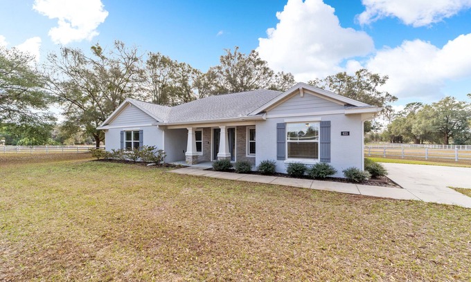 Fellowship House | 4 Bedroom w/8-stall barn & 4 paddocks - Adjacent to WEC! - Sherman Oaks 625