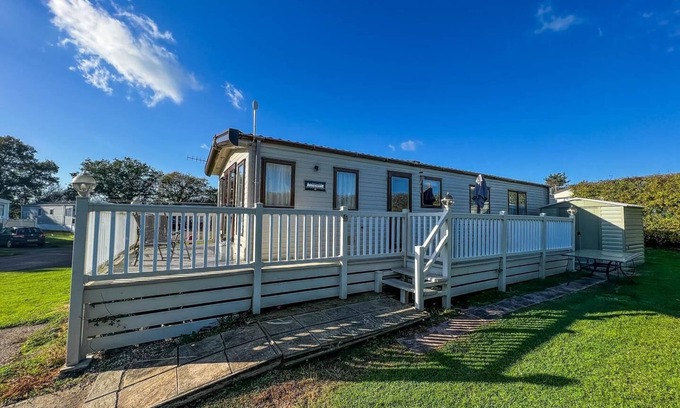 Saxmundham House | 4 berth caravan with decking and WiFi at Carlton Meres in Suffolk ref 60010K