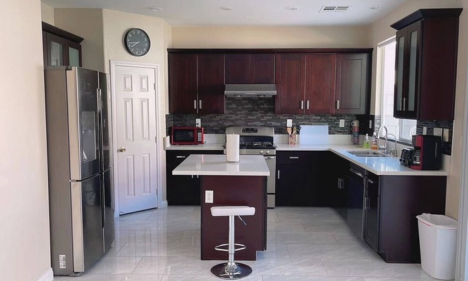 Rhodes Ranch House | 4 BR centrally located House - 10 Minutes From The Strip