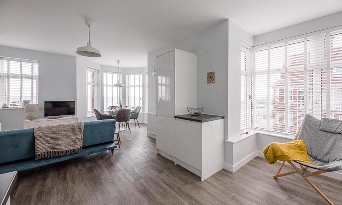 Felixstowe Apartment | 4 Buregate House, Felixstowe