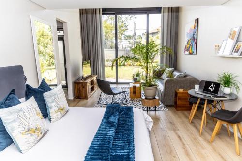 Greater Johannesburg Metropolitan Area Apartment | 4 Lulworth