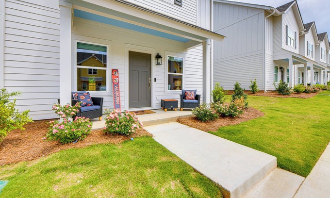 Auburn - Opelika House | 4 Mi to Auburn University: Townhome w/Fenced Yard