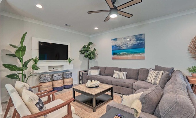 Spanish Wells House | 4 Mi to Beach Family-Friendly Hilton Head Retreat