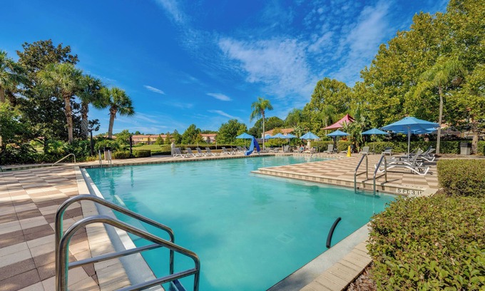 Sunset Lakes House | 4 Mi to Disney World: Townhome w/Hot Tub & Lanai!