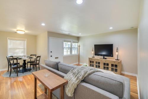 Willow Glen House | 4 Mi to Dtwn San Jose Sleek and Modern Duplex!
